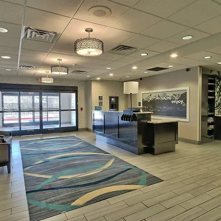 Hampton Inn & Suites Albuquerque Airport-2
